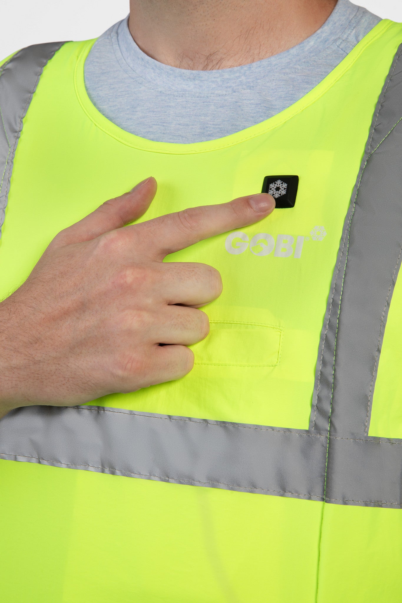 GOBI Breeze II high-vis unisex cooling vest studio photo (SOONA 2026)