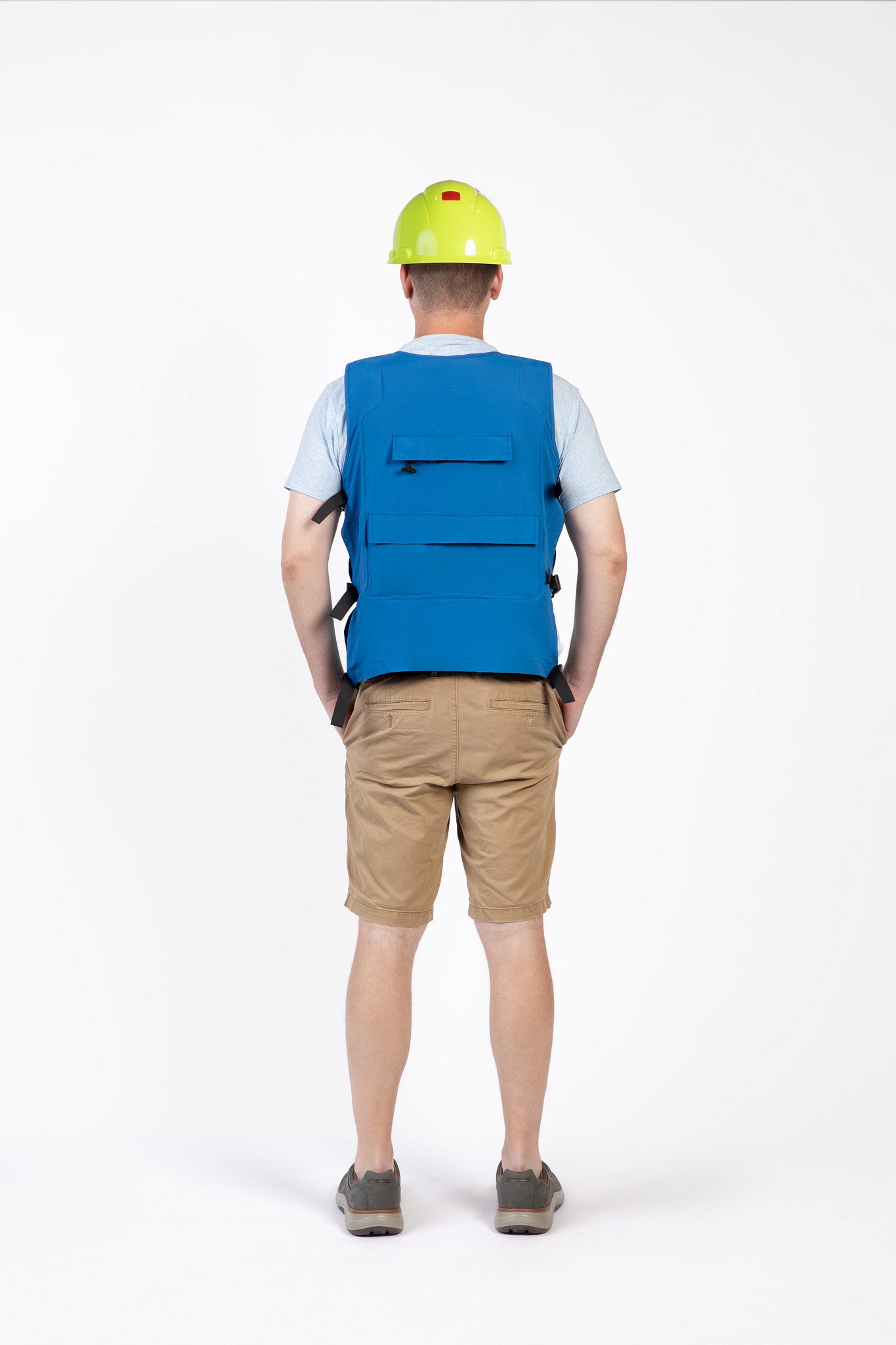 GOBI Breeze II unisex cooling vest studio photo (SOONA 2026)