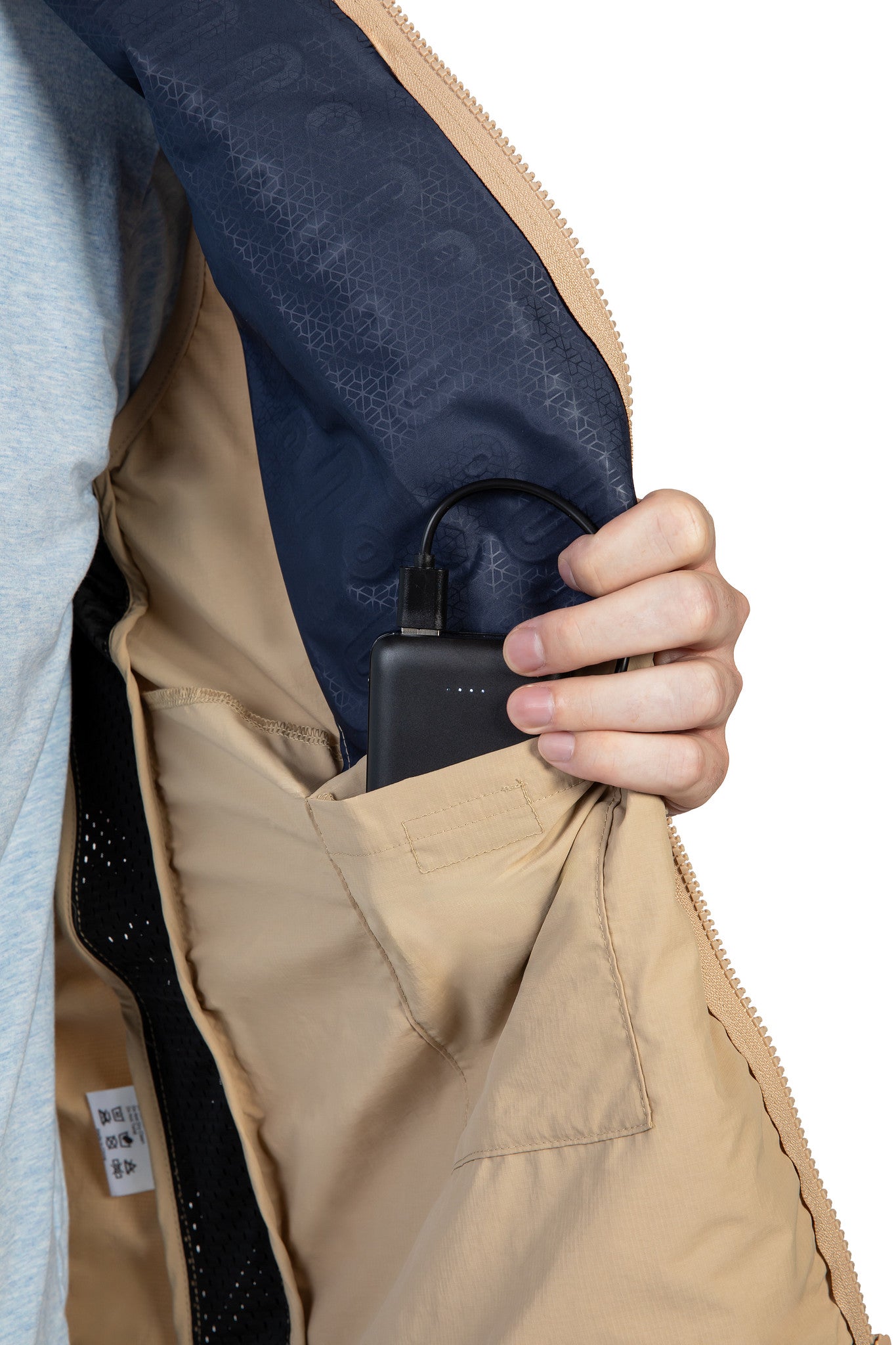 GOBI Canyon men's cooling vest studio photo (SOONA 2026)