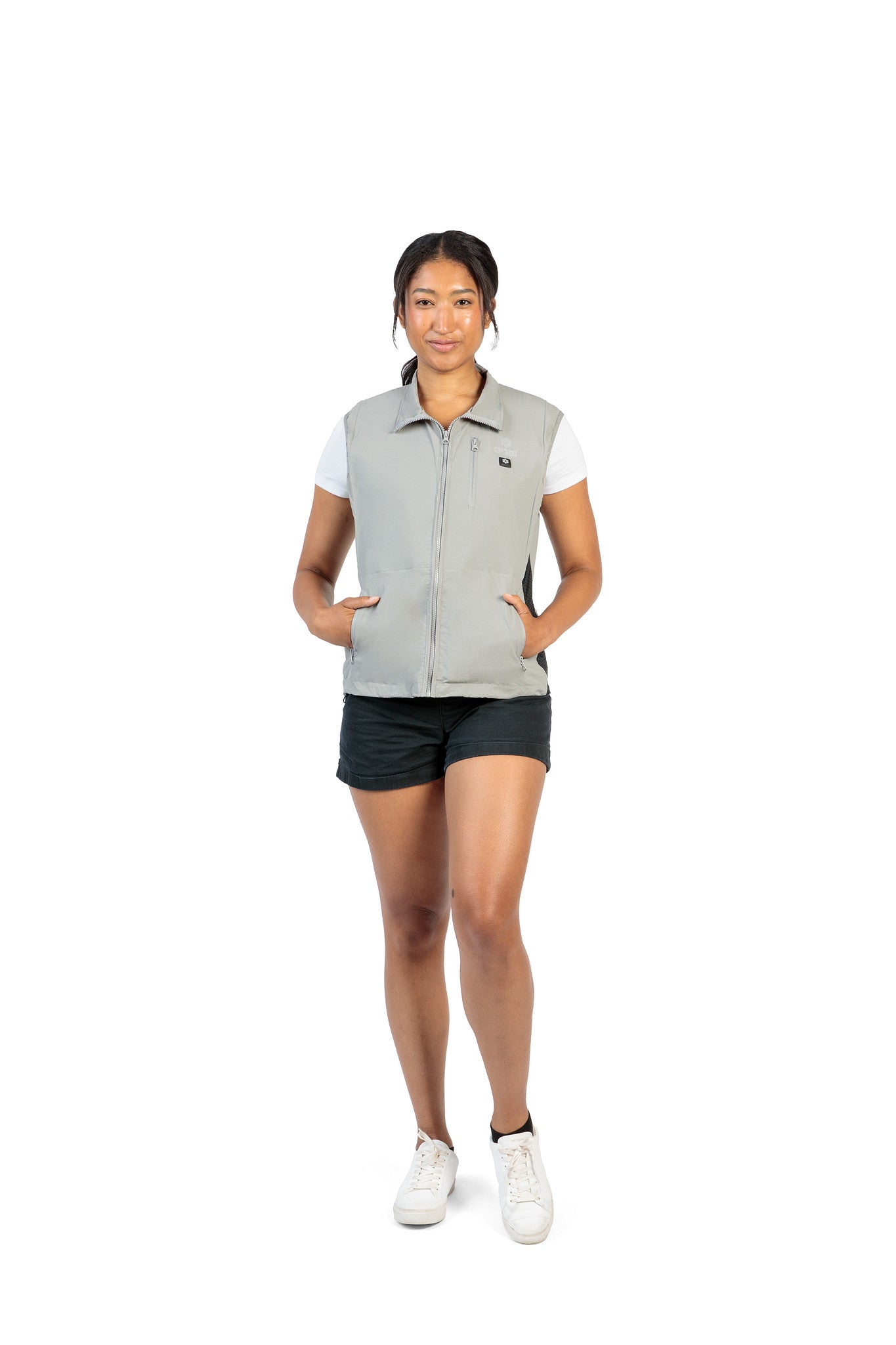 GOBI Canyon women's cooling vest studio photo (SOONA 2026)